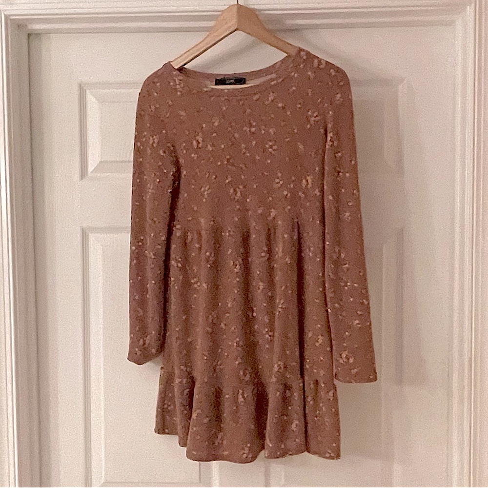 Vibe Sportswear mauve floral dress size medium( flared)